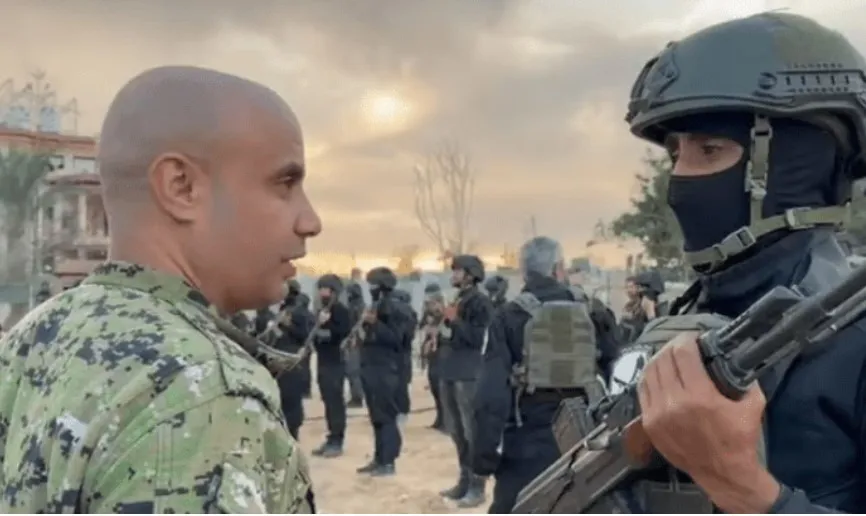 سيطرة ميليشيات موالية للاحتلال على معبر رفح.. تحقيقات لساعات مع العابرين وانتهاكات بحق المدنيين